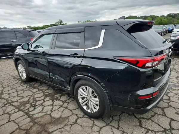 JA4J4TA82NZ016048 2022 MITSUBISHI OUTLANDER - Image 2