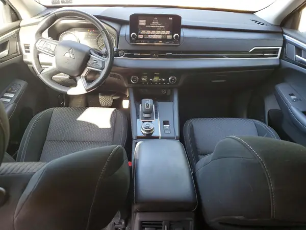 JA4J4TA82NZ033142 2022 MITSUBISHI OUTLANDER - Image 8