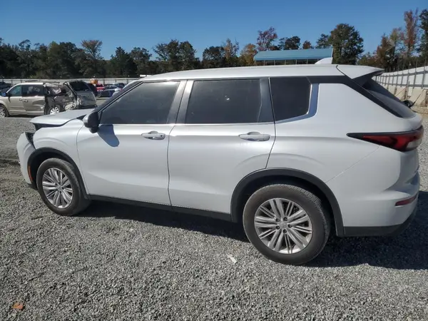 JA4J4TA83PZ010049 2023 MITSUBISHI OUTLANDER - Image 2
