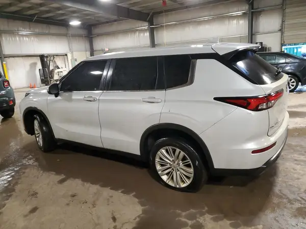 JA4J4TA87NZ033671 2022 MITSUBISHI OUTLANDER - Image 2