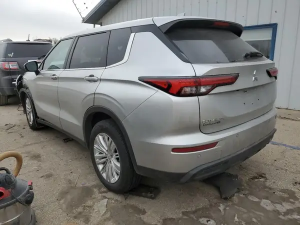 JA4J4TA88NZ015812 2022 MITSUBISHI OUTLANDER - Image 2