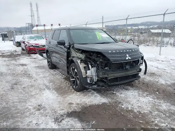 JA4J4UA80NZ013753 2022 MITSUBISHI OUTLANDER - Image 1