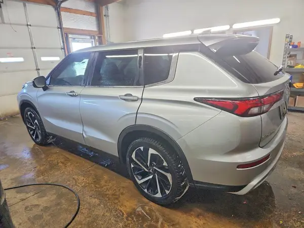 JA4J4UA80NZ031797 2022 MITSUBISHI OUTLANDER - Image 2