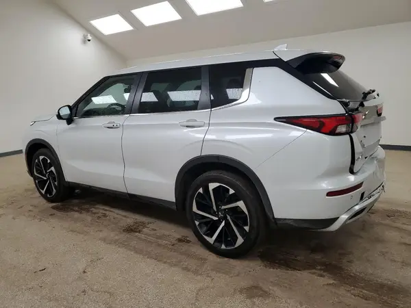 JA4J4UA80PZ027185 2023 MITSUBISHI OUTLANDER - Image 2