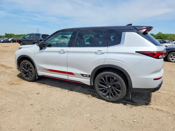 JA4J4UA80PZ048845 2023 MITSUBISHI OUTLANDER - Image 2