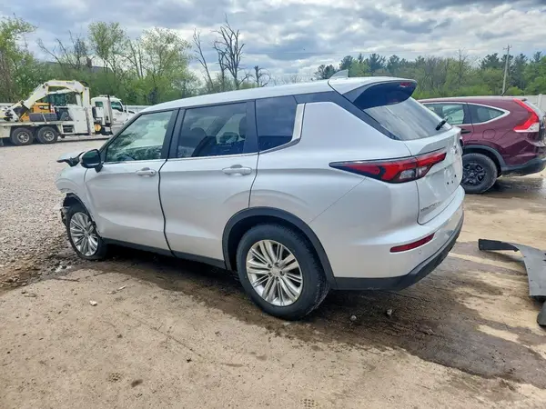 JA4J4UA80RZ074218 2024 MITSUBISHI OUTLANDER - Image 2