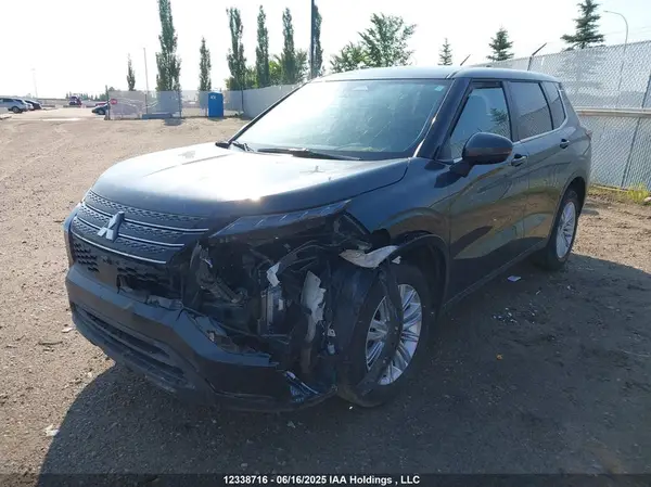 JA4J4UA80RZ635226 2024 MITSUBISHI OUTLANDER - Image 2