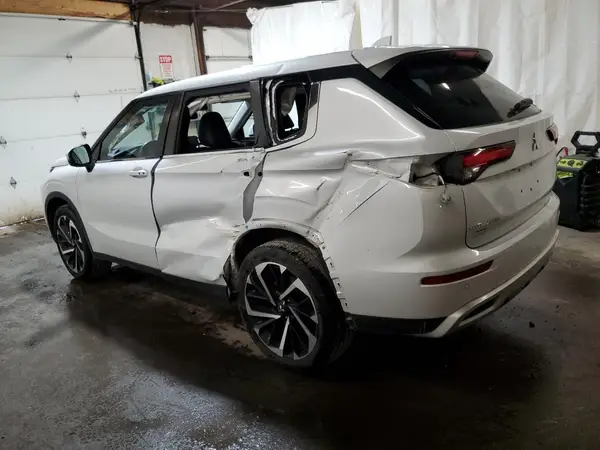 JA4J4UA81NZ024227 2022 MITSUBISHI OUTLANDER - Image 2