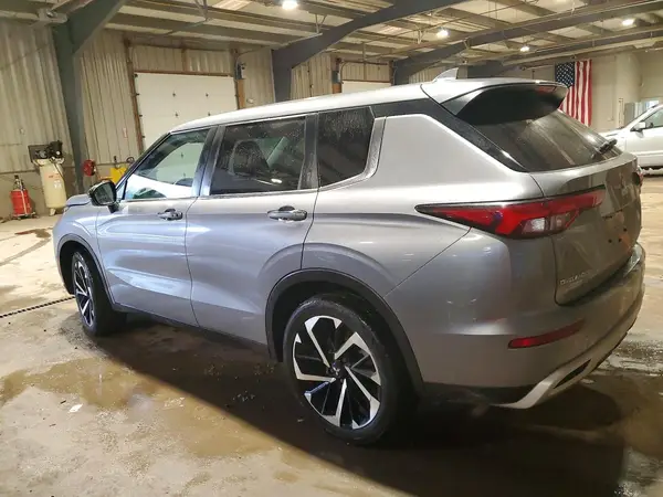 JA4J4UA81NZ025278 2022 MITSUBISHI OUTLANDER - Image 2