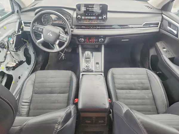 JA4J4UA81PZ017930 2023 MITSUBISHI OUTLANDER - Image 8