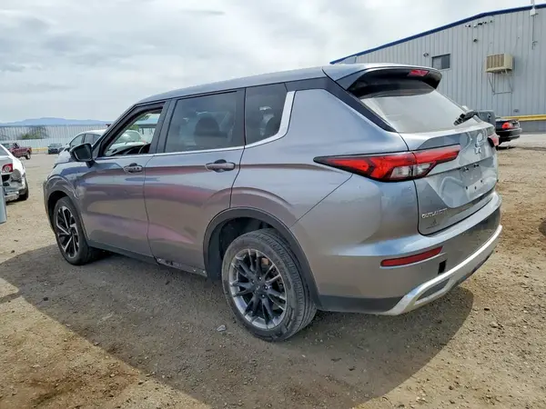 JA4J4UA81PZ025543 2023 MITSUBISHI OUTLANDER - Image 2