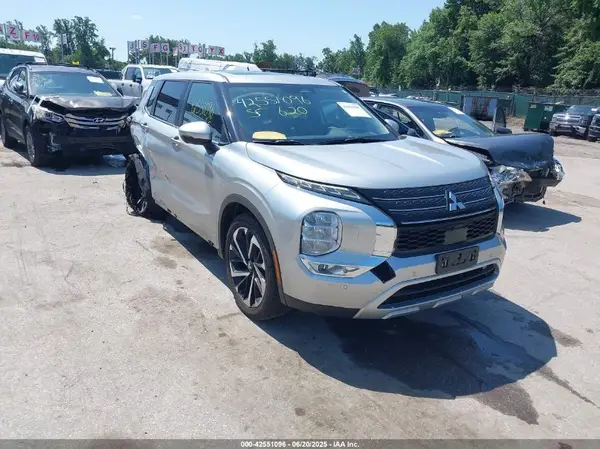 JA4J4UA81PZ056596 2023 MITSUBISHI OUTLANDER - Image 1