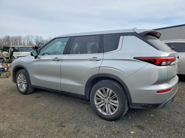 JA4J4UA81RZ043348 2024 MITSUBISHI OUTLANDER - Image 2