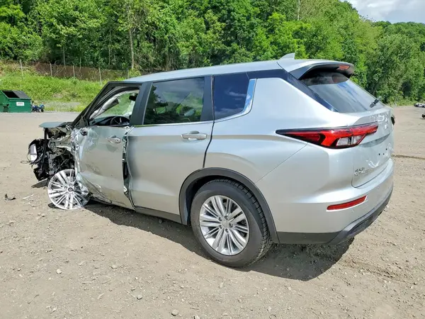 JA4J4UA81RZ072588 2024 MITSUBISHI OUTLANDER - Image 2