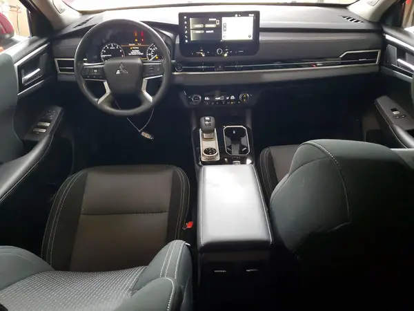 JA4J4UA81SZ057143 2025 MITSUBISHI OUTLANDER - Image 8
