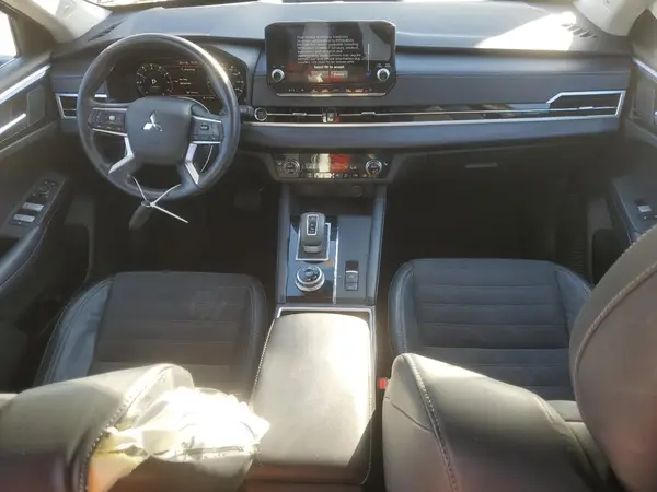 JA4J4UA82NZ005718 2022 MITSUBISHI OUTLANDER - Image 8