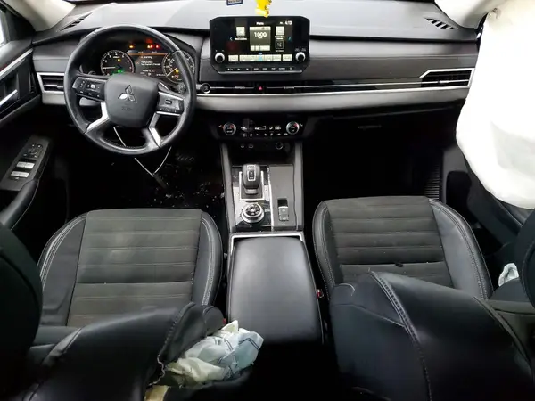 JA4J4UA82NZ075526 2022 MITSUBISHI OUTLANDER - Image 8