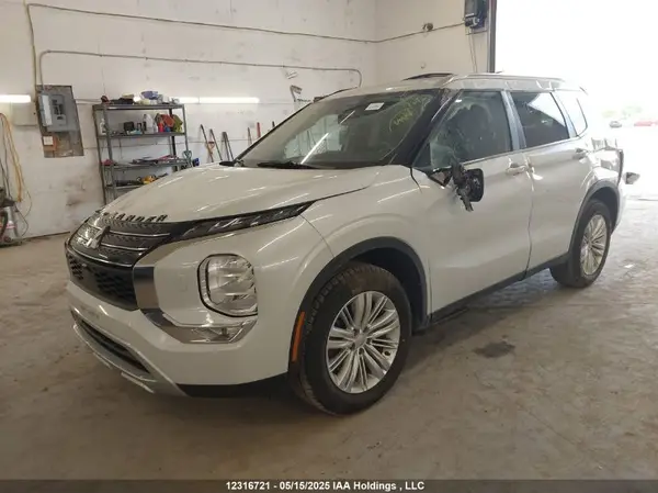 JA4J4UA82NZ608121 2022 MITSUBISHI OUTLANDER - Image 2