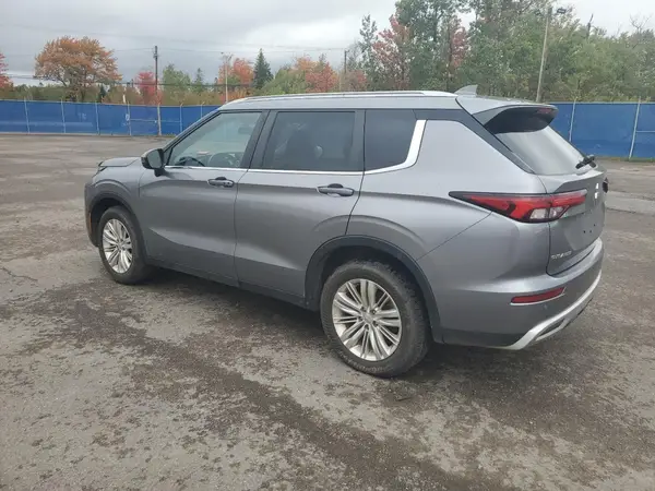 JA4J4UA82NZ608734 2022 MITSUBISHI OUTLANDER - Image 2