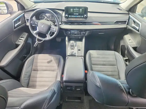 JA4J4UA82PZ017449 2023 MITSUBISHI OUTLANDER - Image 8