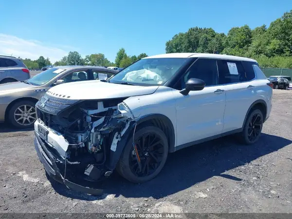 JA4J4UA82PZ017497 2023 MITSUBISHI OUTLANDER - Image 2