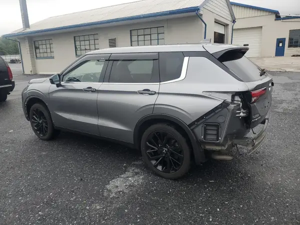 JA4J4UA82PZ025177 2023 MITSUBISHI OUTLANDER - Image 2