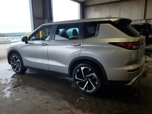 JA4J4UA82PZ026152 2023 MITSUBISHI OUTLANDER - Image 2