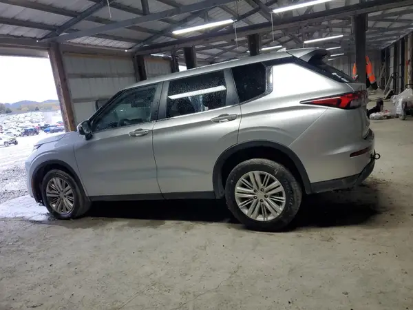 JA4J4UA82RZ046744 2024 MITSUBISHI OUTLANDER - Image 2
