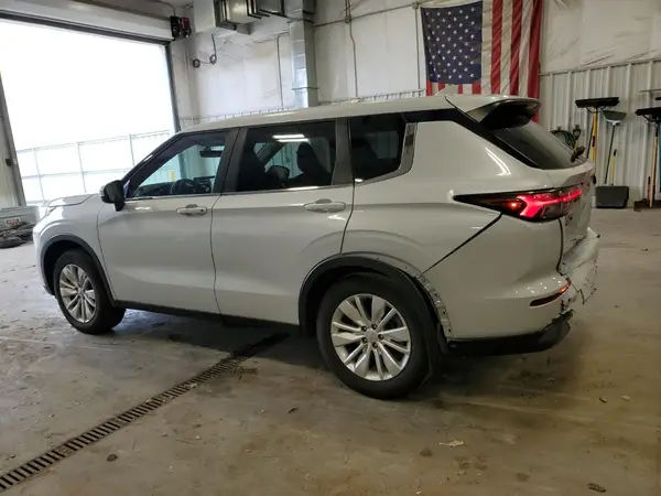 JA4J4UA82SZ021235 2025 MITSUBISHI OUTLANDER - Image 2