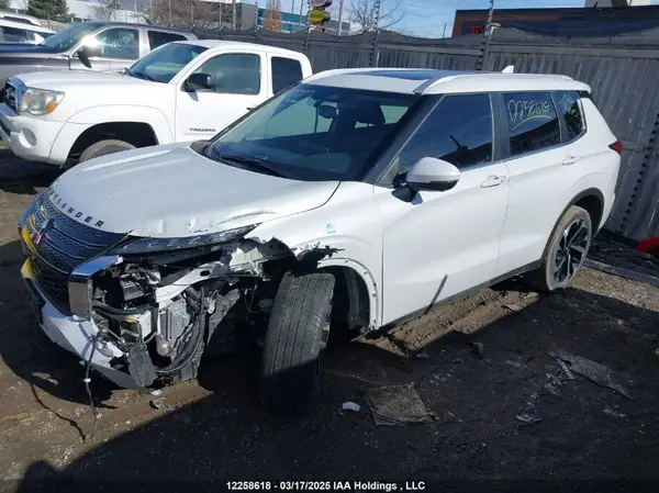 JA4J4UA83NZ604210 2022 MITSUBISHI OUTLANDER - Image 2