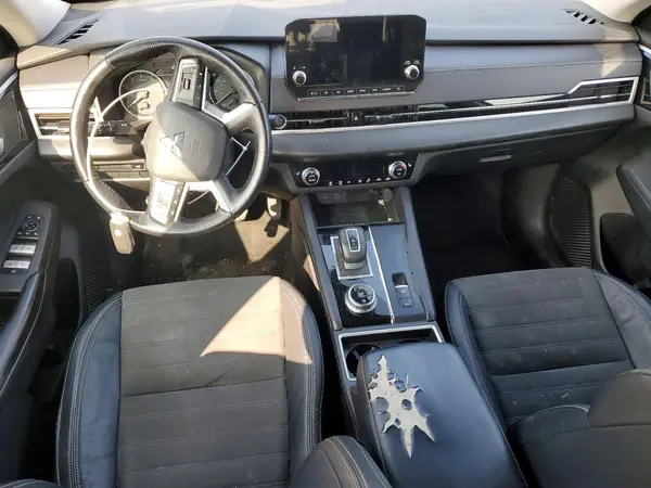 JA4J4UA83PZ013555 2023 MITSUBISHI OUTLANDER - Image 8