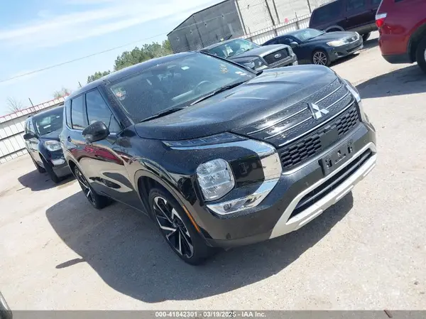 JA4J4UA83PZ023339 2023 MITSUBISHI OUTLANDER - Image 1