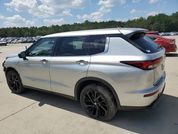 JA4J4UA83PZ025799 2023 MITSUBISHI OUTLANDER - Image 2