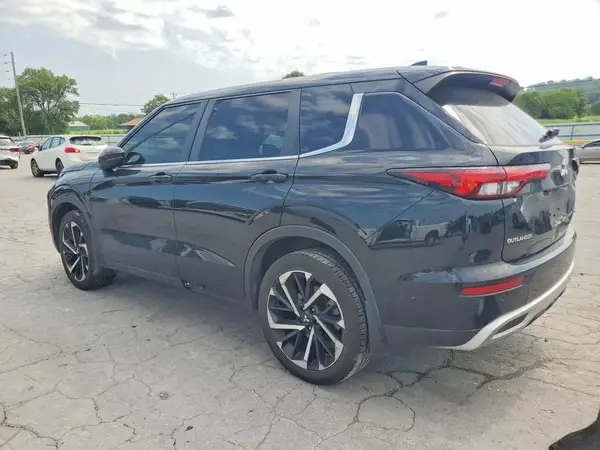 JA4J4UA83PZ048502 2023 MITSUBISHI OUTLANDER - Image 2