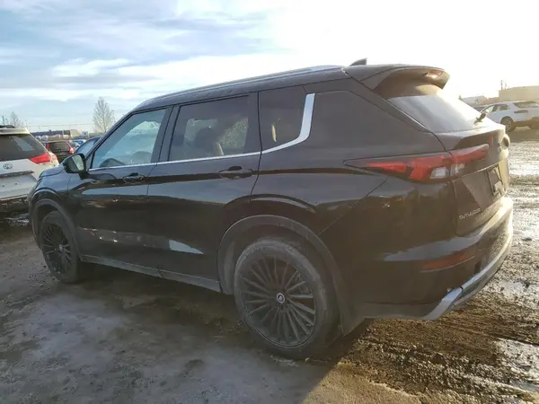 JA4J4UA83PZ618269 2023 MITSUBISHI OUTLANDER - Image 2