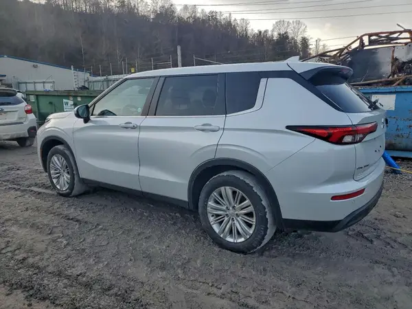 JA4J4UA83RZ013218 2024 MITSUBISHI OUTLANDER - Image 2