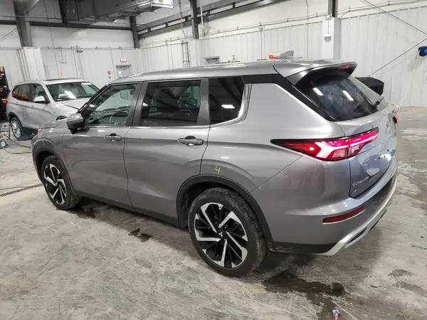 JA4J4UA84PZ016853 2023 MITSUBISHI OUTLANDER - Image 2