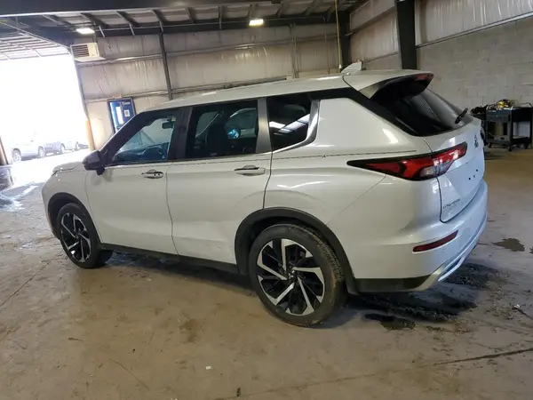 JA4J4UA84PZ020143 2023 MITSUBISHI OUTLANDER - Image 2