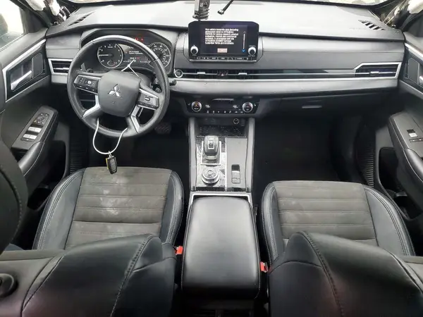 JA4J4UA84PZ027044 2023 MITSUBISHI OUTLANDER - Image 8