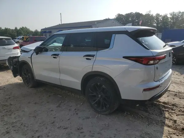 JA4J4UA84PZ044815 2023 MITSUBISHI OUTLANDER - Image 2