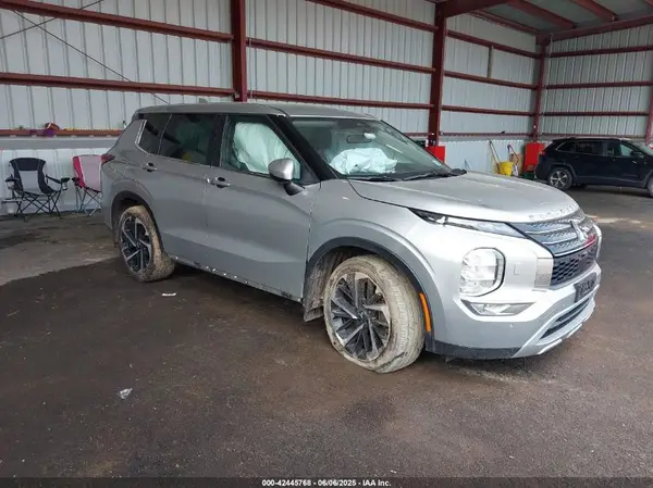 JA4J4UA84PZ051585 2023 MITSUBISHI OUTLANDER - Image 1