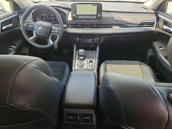 JA4J4UA84PZ058911 2023 MITSUBISHI OUTLANDER - Image 8