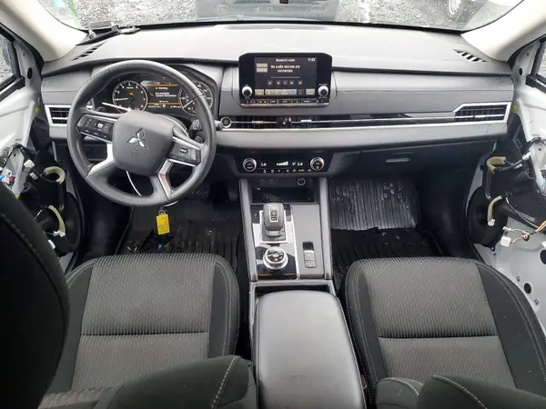 JA4J4UA84RZ022283 2024 MITSUBISHI OUTLANDER - Image 8