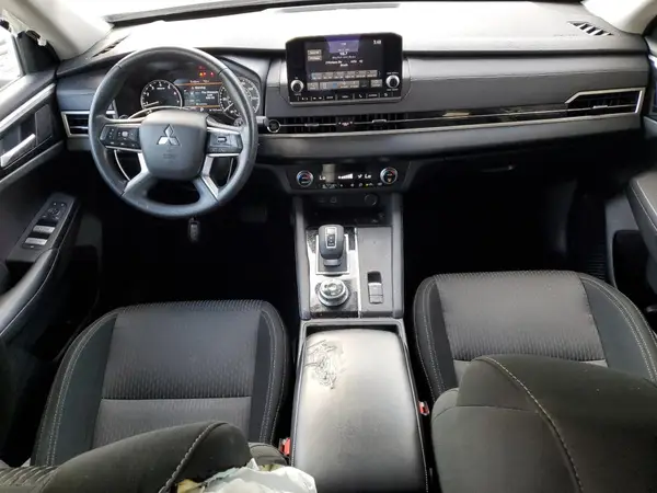 JA4J4UA84RZ025121 2024 MITSUBISHI OUTLANDER - Image 8