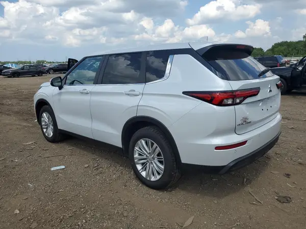 JA4J4UA84RZ065053 2024 MITSUBISHI OUTLANDER - Image 2