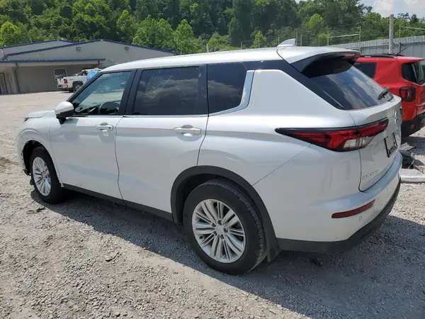 JA4J4UA84RZ077767 2024 MITSUBISHI OUTLANDER - Image 2