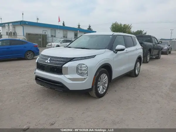 JA4J4UA84RZ635942 2024 MITSUBISHI OUTLANDER - Image 2