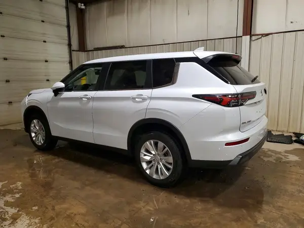 JA4J4UA84SZ015999 2025 MITSUBISHI OUTLANDER - Image 2