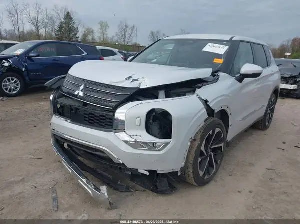 JA4J4UA85NZ036591 2022 MITSUBISHI OUTLANDER - Image 2