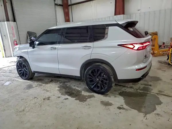 JA4J4UA85PZ042412 2023 MITSUBISHI OUTLANDER - Image 2
